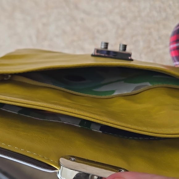 Shirleah clutch, like new - Picture 6 of 9